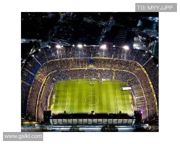 足球明星联手精彩瞬间集锦尽享球场魅力与激情的完美结合 足球明星联手精彩瞬间集锦尽享球场魅力与激情的完美结合