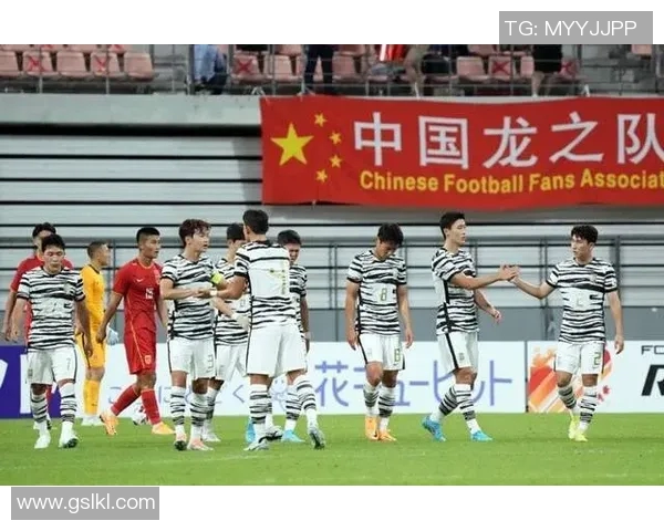 国足在友谊赛中以3比0战胜韩国媒体热议比赛精彩瞬间